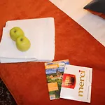 Apple Economy 2* Kaunas