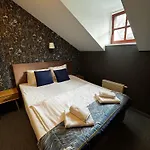 Hotell Apple Economy 2*