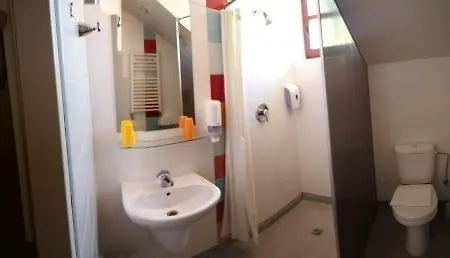 Hotel Apple Economy
