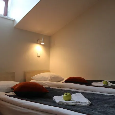 Apple Economy Szálloda 2*