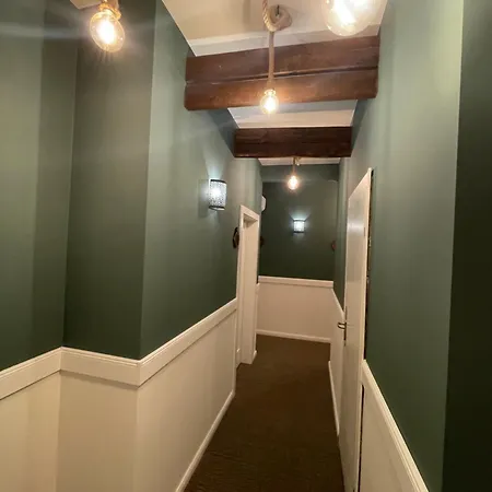 Apple Economy Hotel 2*