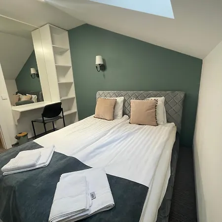 Apple Economy 2* Kaunas