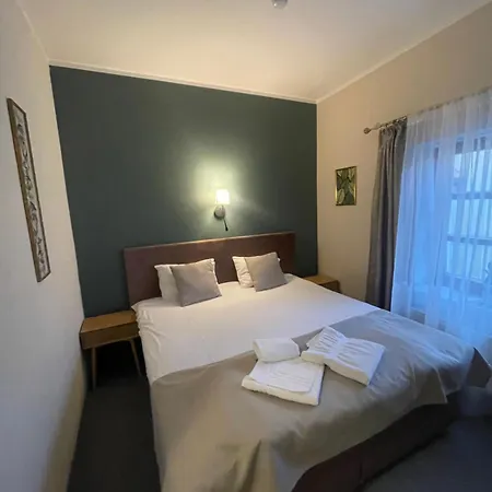 Apple Economy 2* Kaunas
