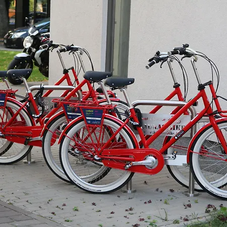 Apple Economy 2* Kaunas