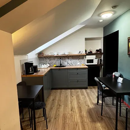 Apple Economy Hotel 2*