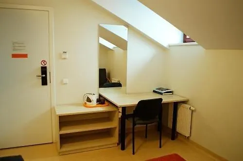 Apple Economy Hotel 2*