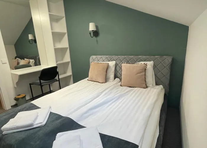 Apple Economy 2* Kaunas