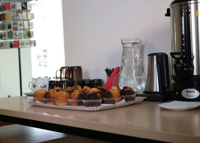 Apple Economy Hotel 2*